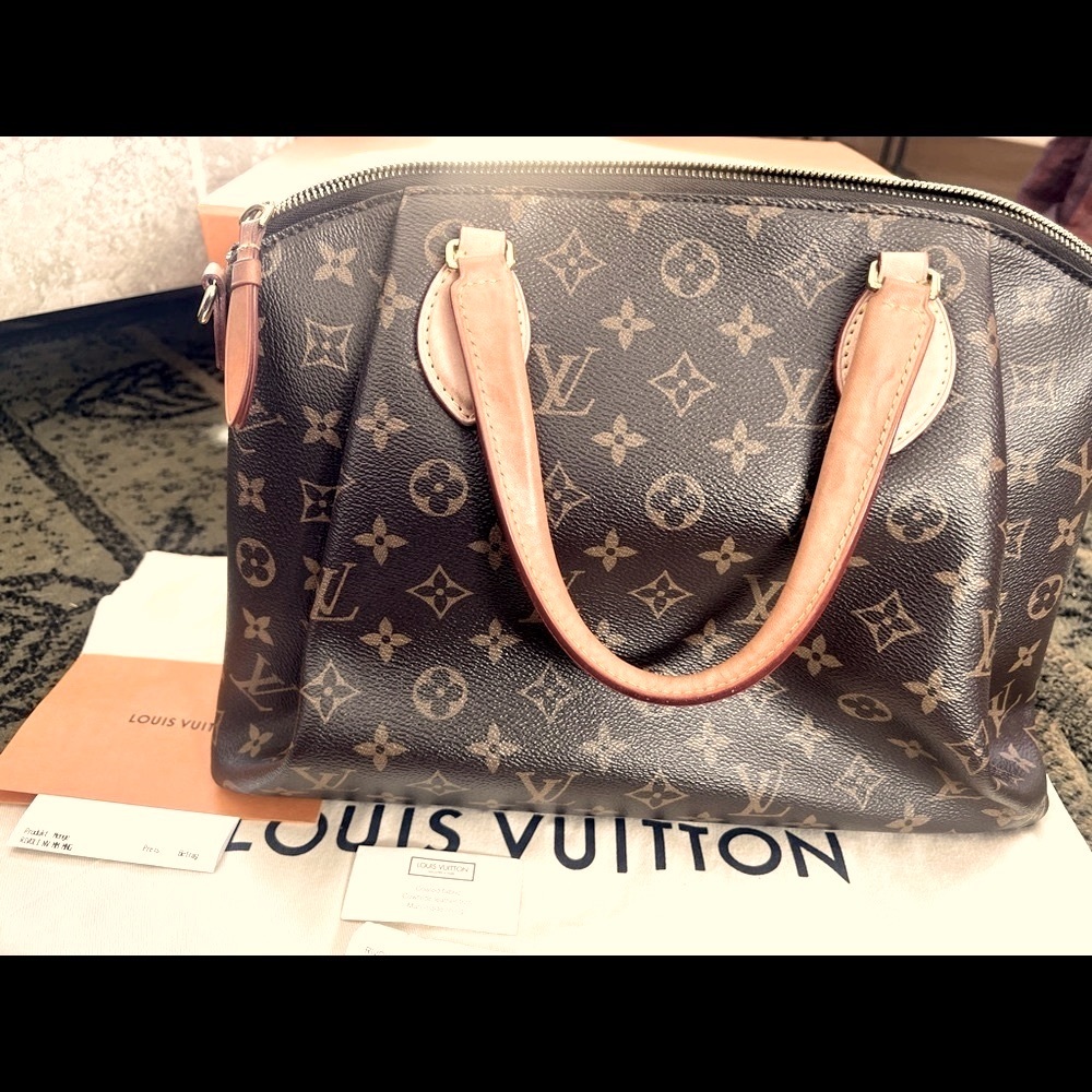 LOUIS VUITTON Monogram RIVOLI MM - Picture 12 of 14